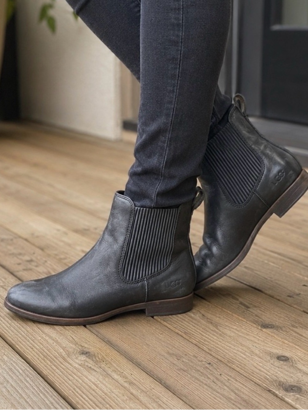 UGG Jo Chelsea Boots – Women’s Size 5.5 – Black Leather Ankle Boots